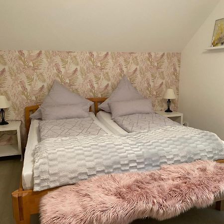 Ferienwohnung Mit Charme Langenzenn Bagian luar foto