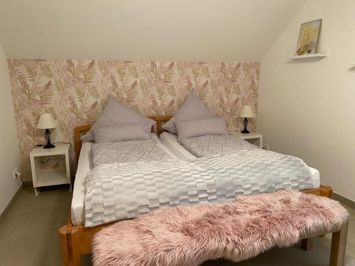 Ferienwohnung Mit Charme Langenzenn Bagian luar foto